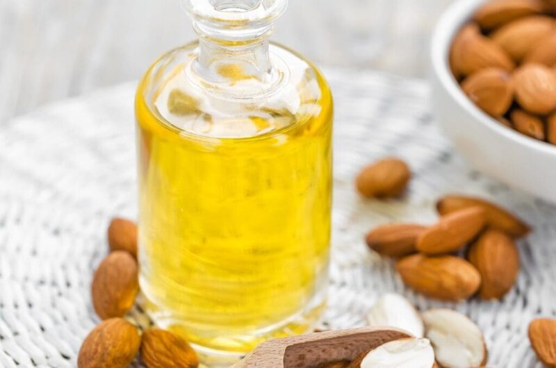 13 Best Almond Extract Substitutes