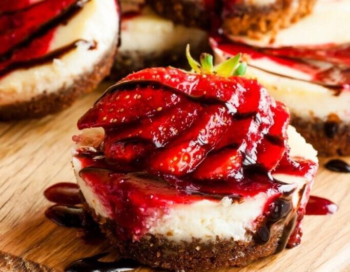 30 Best Chocolate and Strawberry Desserts