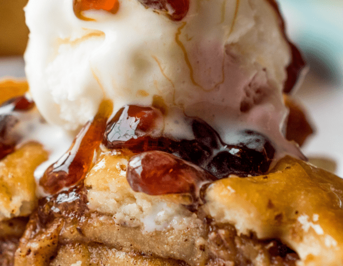 25 Classic American Desserts (+ Easy Recipes)