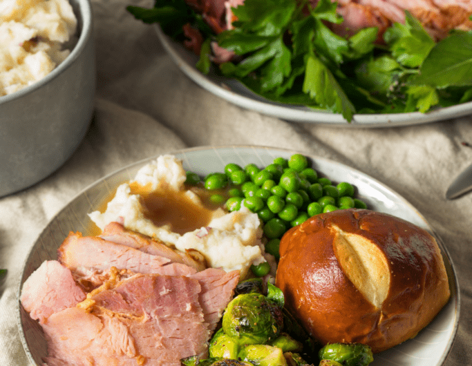 30 Easter Dinner Ideas (+ Easy Recipes)