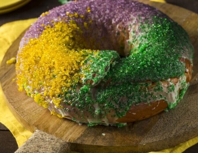 25 Festive Mardi Gras Desserts