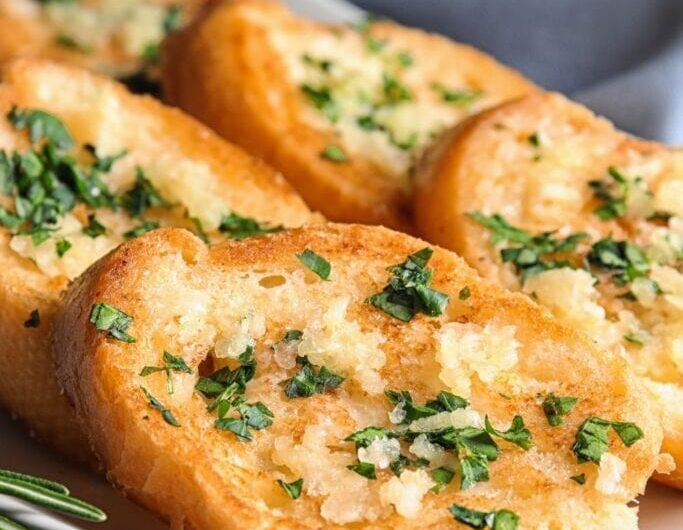 25 Garlic Recipes No One Can Resist