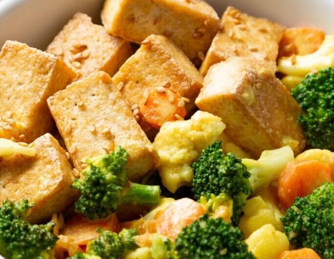 10 Keto Tofu Recipes (+ Easy Low-Carb Dishes)