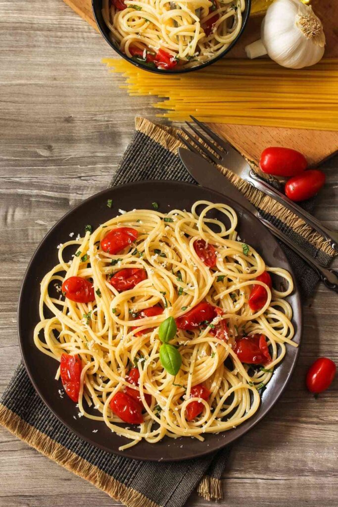 17 Low Calorie Pasta Recipes (+ Healthy Dinners)